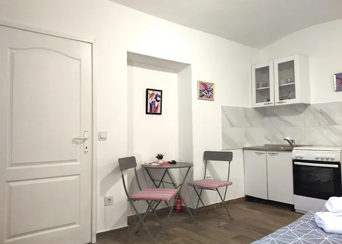 Good Vibrations Apartments