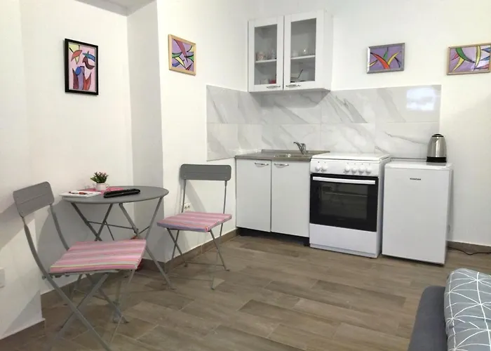 Good Vibrations Apartments